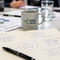 Arbeitsplatz mit HAWtech-Utensilien